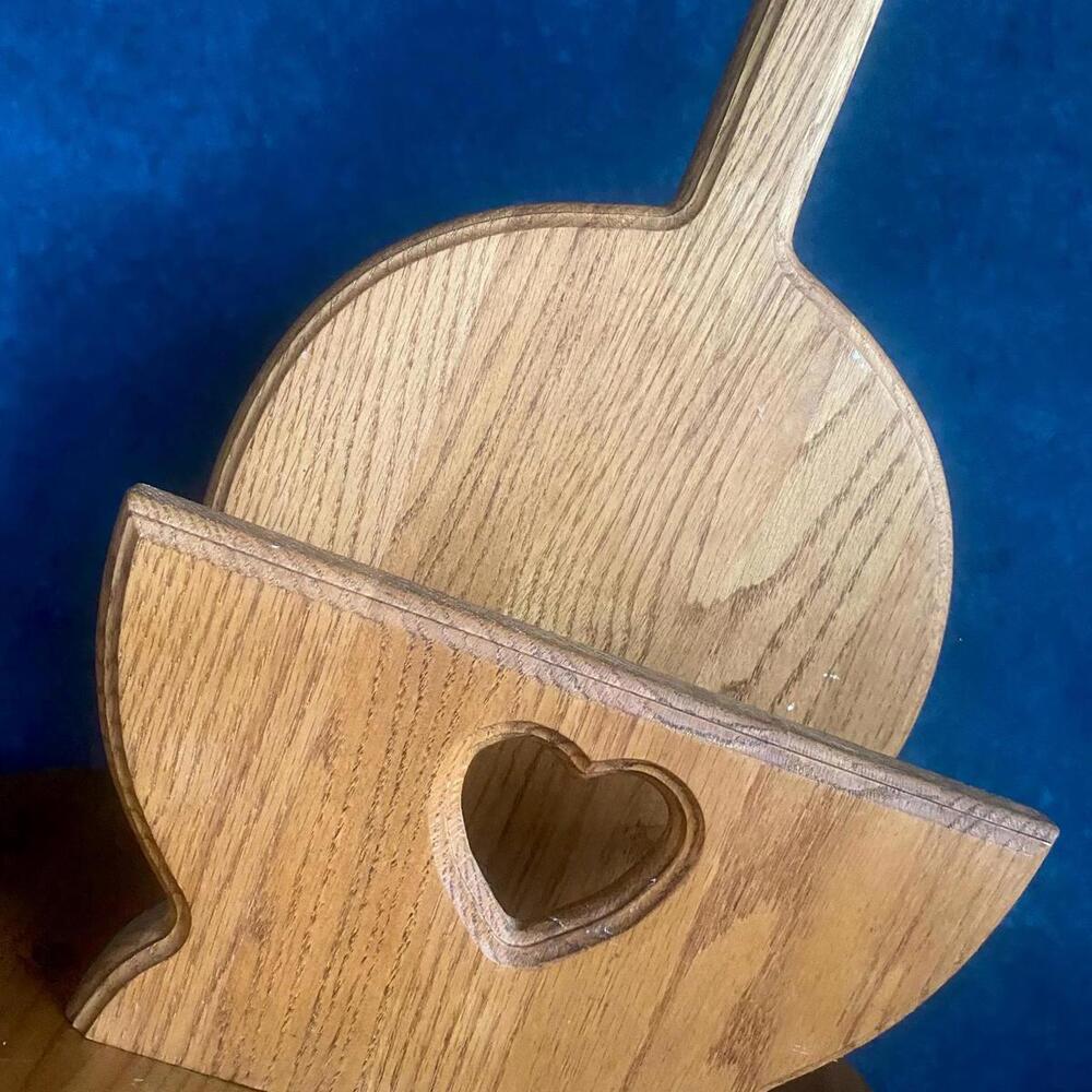 Vintage Country Heart Cut-Out Cookbook/Recipe Stand Kitchen Countertop Decor